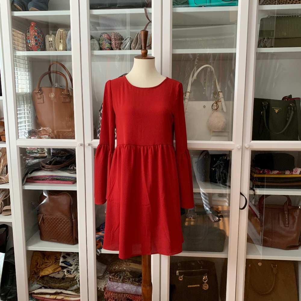 LIKE NEW - ASOS DESIGN Petite fluted sleeve dress